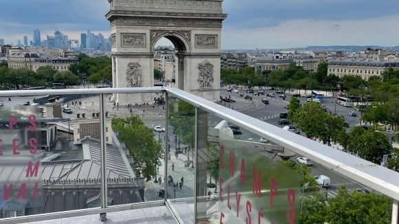 Vue du Rooftop Champs-Élysées Film Festival 2024